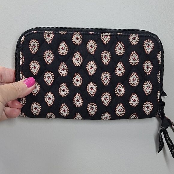 Vera Bradley "Classic Black 2006" Zip Around Wal… - Picture 2 of 4